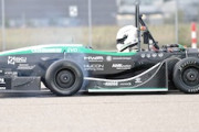 【動画】0-100km/h加速の世界記録が更新。そのタイム驚きの1.461秒！