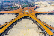 世界最大の異形のターミナルを持つ「北京大興国際空港」がついに始業！これもうSFの世界だろ…