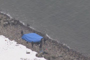 【速報】北海道の海岸に全裸の女性遺体