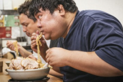 ラーメン屋に「いつもあーざいまーす！！」と言われたので半年ほど時間あけて行った結果ｗｗｗ