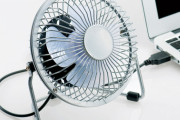 【悲報】僕新卒、会社のPCにUSB扇風機さした結果・・・
