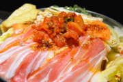 キムチ鍋って豚バラとキムチ以外何入れたらいいの？?