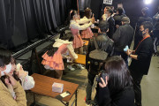 ワイ、手に精液をべったりつけて地下アイドルの握手会へ参加