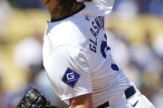 ドジャースのグラスノー、右肘痛で今季絶望　ロバーツ監督明かす　カーショーはＰＳで復帰可能性