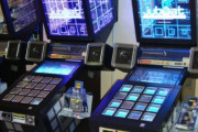 【悲報】ゲーセンの音ゲー、とんでもない場所に設置されてしまう