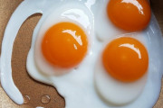 目玉焼きには醤油だろ