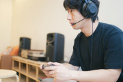 ゲーム実況者「同時接続700-1000ぐらいあって配信で広告流せば月収40万はいく」←😳‼