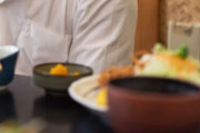 お前らとんかつ屋のとんかつ食った事あるか？ 薄利多売の外食チェーンのバイトが揚げたとんかつ美味いか？