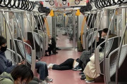 スマホが無かった2010年　電車時間に何やってた？