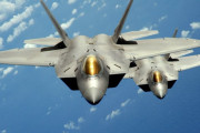 海外 「最強の戦闘機」F-22ラプター、ポーランドに到着！＝ウクライナ情勢