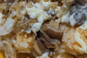 ワイ、牛丼作って卵入れたら親に怒られた