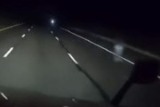 【心霊？】トラックドライバーさん、走行中にヤバそうな物と遭遇ｗｗｗｗｗｗｗ