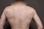 筋トレ2ヶ月のわしの背中