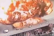 【動画】パナマ運河で燃料タンクが爆発して1人が行方不明に。
