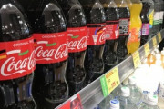 【米国】コカコーラ「プラスチックやめません」 脱プラ拒否を公表