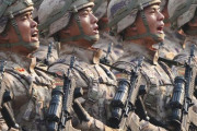 中国軍事パレードに登場した新型小銃…普通やな！