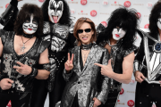 YOSHIKI、KISSとコラボで紅白に出場決定！