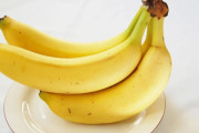 【悲報】”バナナ”とかいう果物、味コスパ栄養全てを兼ね備えてるのに何故か話題にならない……
