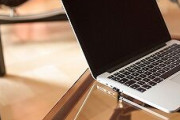 MacBookの利点を考慮すると、安物ノートPCを購入することは、長期的にコスパが悪い