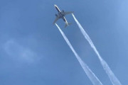 【米国】デルタ旅客機が緊急事態宣言、上空で燃料投棄　燃料を浴びた小学生ら60人が負傷　ロサンゼルス (動画)