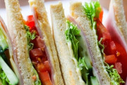 【悲報】コンビニ各社のサンドイッチを比べた結果ｗｗｗｗｗｗｗｗ(画像あり)