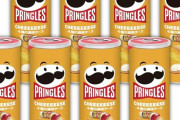 すっかりクソ小さいプリングルズに慣れてしまった日本人、アメリカのプリングルズを見て気を失ってしまう