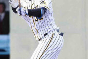 阪神ドラ2・井上　関西国際大戦の4回に左越え本塁打