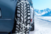 いま稚内におるんやけど、タイヤチェーン着けるか迷ってる