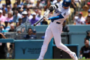 大谷連発10号、衝撃141mはドジャースタジアム歴代3位！遂に昨季上回る年間45発ペース、4-4大暴れで勝利貢献 #ドジャース |  打率.364(メジャー1位)