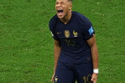 【フランス代表】「W杯の決勝だぞ」ムバッペがW杯決勝のハーフタイムに檄を飛ばす姿、ハットトリックの裏側が公開
