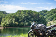 【悲報】まんさん「バイク乗りってなんで旅先での写真にバイク写り込ませるの？自撮りはしないのに」