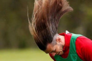 ◆朗報◆ギャレス・ベイルさん、お団子解いて振り乱したあのヘア画像をSNSのプロフィール画像にしてしまうｗｗｗ