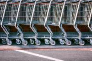 【衝撃】住民「スーパーの買い物カートを家まで持って帰りたい、回収は店員がやればいい」