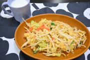八木栞「今日のブログは八木メシあげちゃおうかな！昨日夜ご飯に野菜卵炒め作りました！じゃーん！」
