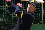 阪神・前川　練習では３本の柵越え　ソフトバンク・柳田にあいさつ