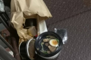 【悲報】Uber Eatsさん、ぐちゃぐちゃになった料理を配達して受け取り拒否され、逆ギレする