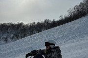 佐々木莉佳子ちゃんが神威岳国際スキー場（北海道）で人生初スノボ！！！！！！！！！！！🏂
