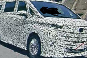 新型「アルファード・ヴェルファイア」テスト走行スパイショット！