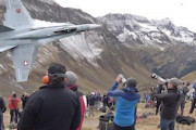 【軍事】戦闘機マニアにとって最高のショーがスイスで行われる。これは凄か。
