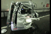 【訃報】軽自動車さん、トラックに追突され変わり果てた姿になってしまう