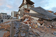 【悲報】能登、地震で倒壊した建物の残骸がまだ片付いていない・・・・・