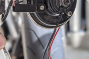 バイクでホーンから電源取ってるだが通電しない助けて