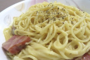 男の87%「パスタを茹でるときはソースも一緒に茹でる」