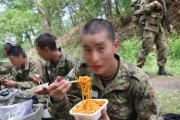 予備自衛官1日の食事代は大阪の中学生給食以下？…国を護るにはあまりに「ひもじい」食事写真！