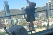 9階バルコニーにぶら下がってヨガをやっていた女性が落下　全身110箇所以上が骨折　医師「3年は歩くのは困難」　メキシコ