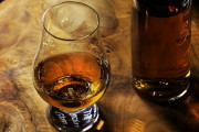 高いウイスキー「カラメル、ハチミツ、バニラのような甘さです！」 ワイ「おいしそうやんけ！」