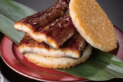 【悲報】モスバーガーの新作「うなぎバーガー」、高すぎて炎上する。お前らの想像の3倍高い