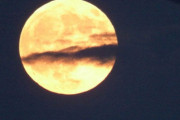 【画像】満月、デカすぎて炎上ｗｗｗｗｗ