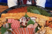 大食いタレント・もえのあずきさん(31)、南三陸町の商店街でメガ盛り海鮮丼（3.3kg）を完食