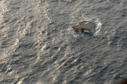 【画像】東日本大震災の2日、米海軍が撮影した「太平洋に浮かぶ日本家屋」が話題
